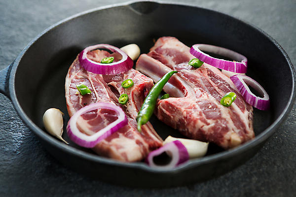 포토 JPG 해외이미지 재료 부분 양파 오이 마늘 육류 요리 사람없음 검은색 소고기 추위 튀김 신선 양념 자르기 레몬 준비 유기농 날것 레시피 목판 생식 개조 해외202105 해외포토 웰빙 음식 컬러 채소 과일 식재료 모션 파일형식