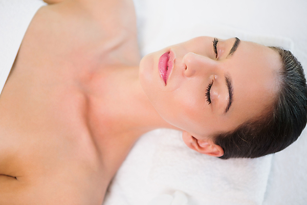 포토 JPG 해외이미지 백인 라이프스타일 손 여자 여유 휴식 실내 한명 상반신 20대 성인 신체부위 수건 눕기 스파 마사지 테라피 안마사 성인여자한명만 해외202105 해외포토 서양인 1 감정 컨셉 모션 사람 청년 내부 생활 위생용품 뷰티 여자한명만 성인여자만 파일형식