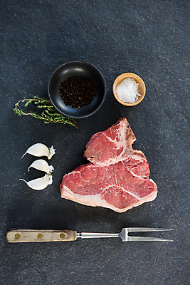 포토 JPG 해외이미지 포크 재료 부분 오이 마늘 육류 요리 사람없음 소고기 신선 양념 사발 레몬 허브 준비 유기농 날것 소금 레시피 목판 생식 해외202105 해외포토 식물 식기 웰빙 채소 과일 식재료 사기그릇 파일형식