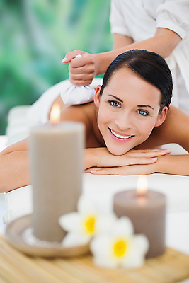 포토 JPG 해외이미지 백인 라이프스타일 손 응시 여자 꽃 행복 엎드리기 휴식 갈색머리 실내 한명 미소 상반신 성인 신체부위 30대 수건 스파 마사지 마사지사 아로마테라피 성인여자한명만 해외202105 해외포토 서양인 식물 직업 1 헤어스타일 시선 감정 컨셉 모션 표정 사람 내부 생활 장년 위생용품 테라피 여자한명만 성인여자만 파일형식