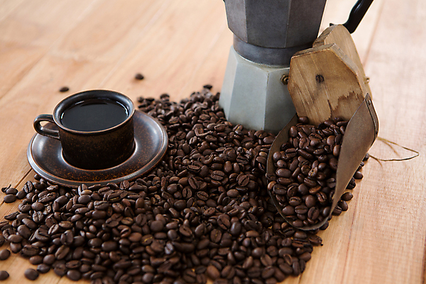 포토 JPG 해외이미지 라이프스타일 커피 음료 재료 통신 성공 주방용품 아침 콩 건조 함께함 건강 사람없음 목재 갈색 금속 스크린 어둠 원두 수확 신선 뜨거움 양념 맛 아침식사 커피잔 굽기 컵받침 국자 상쾌 유기농 향기 아로마 향 기선 에스프레소 중독 내추럴 돌봄 따뜻한음료 모카 블랙커피 알루미늄 지능 카페인 해외202105 해외포토 주간 나무 웰빙 감정 컬러 생활용품 컨셉 농업 배_교통 모션 재질 잔 곡류 생활 식사 구이 받침대 냄새 파일형식