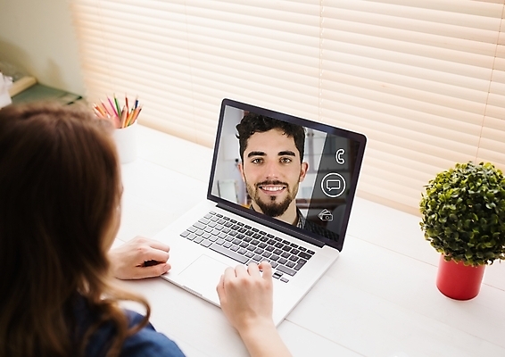 포토 JPG 해외이미지 스튜디오촬영 아이콘 행복 안경 포즈 백그라운드 말풍선 일러스트 통신 창문 유리 검은배경 무선통신 추상 수염 광고판 실내 사람 경사 컴퓨터그래픽 그래픽 책 캐주얼 한개 사무실 펜 카메라 디지털 공백 회색 흰색 잡기 메시지 소프트포커스 연결 자르기 전화기 심볼 책상 디지털합성 흰배경 고립 스타일 힙스터 카피스페이스 결석 해외202105 해외포토 1 잡화 옷 패션 감정 컬러 가구 무늬 비즈니스 모션 재질 알림판 촬영기법 내부 전자제품 필기구 검은색 판 파일형식