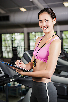 포토 JPG 해외이미지 모양 백인 직업 라이프스타일 응시 여자 행복 운동화 신체 청소년 실내 건강 서기 20대 사람없음 운동복 운동 펜 강사 힘 헬스장 기록 잡기 결심 집중 체육관 런닝머신 서류판 초시계 해외202105 해외포토 서양인 시선 옷 감정 시계 신발 컨셉 모션 사람 청년 내부 생활 필기구 사무용품 운동기구 헬스 파일형식