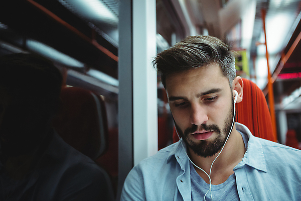 포토 JPG 해외이미지 직업 전통 라이프스타일 문화 음악 여행 회사 비즈니스 사업가 통신 창문 교통시설 유리 성공 함께함 창조 서기 사람없음 캐주얼 스크린 헤드폰 기쁨 듣기 기차 투명 연결 대표 스마트 출장 출퇴근 객실 돌봄 지능 해외202105 해외포토 옷 감정 육상교통 음향기기 교통 컨셉 모션 재질 문화예술 대중교통 생활 시설 파일형식