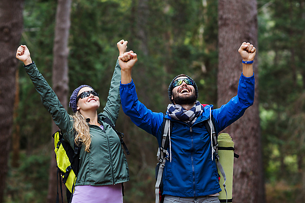 포토 JPG 해외이미지 백인 커플 여자 남자 행복 여행 배낭 관계 청소년 자연 성공 휴가 수염 함께함 건강 사랑 서기 20대 사람없음 운동복 금발 선글라스 트래킹 하이킹 탐험 매트 시골 숲 결합 시원함 모험가 흥분 열광 하이커 스타일 해외202105 해외포토 서양인 헤어스타일 옷 감정 안경 컨셉 가방 모션 레저 사람 청년 생태계 파일형식