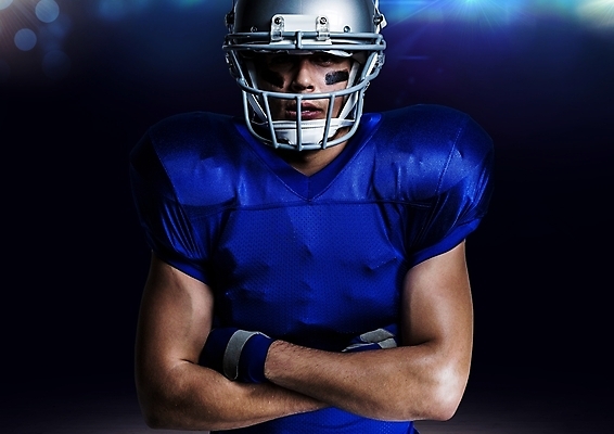 포토 JPG 해외이미지 스포츠 장갑 전등 조명 축구선수 기술 서기 안전 사람없음 컴퓨터그래픽 파란색 빛 운동복 팔짱 디지털 미식축구 경쟁 무대 흰색 자신감 보호 헬멧 스포트라이트 운동가 페이스페인팅 해외202105 해외포토 잡화 옷 감정 컬러 컨셉 모션 운동선수 그래픽 구기 축구 보호장비 파일형식