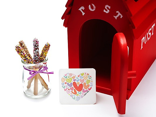 포토 JPG 스튜디오촬영 기념일 유리병 디저트 선물 이벤트 사람없음 과자 우체통 병 빼빼로 빼빼로데이 국내포토 카드프레임 식기 음식 데이이벤트 병_용기 프레임 실내 막대과자 파일형식