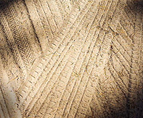 포토 JPG 해외이미지 도로 길 물결 선 모래 스포츠 여행 백그라운드 패턴 자국 자동차 자연 하늘 건조 풍경 사람없음 여름 파란색 모래사장 노란색 사막 바퀴 황금 땅 모래언덕 방향 질감 타이어 먼지 지역 트랙터 밟기 짐차 내추럴 선로 자취 각인 해외202004 해외202105 해외포토 계절 육상교통 바다 컬러 무늬 교통시설 모션 농기계 언덕 생태계 특수차량 파일형식