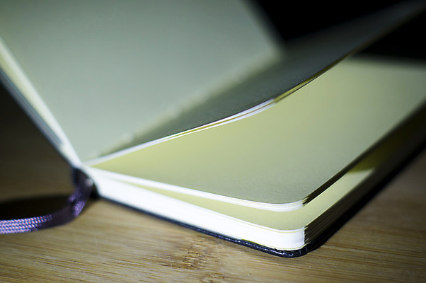 포토 JPG 해외이미지 디자인 교육 종이 벽 백그라운드 텍스트 학교 탁자 책장 미술 사람없음 목재 책 빛 학습 스터디 갈색 우주 성경 정보 수확 골동품 오픈 도서관 심볼 읽기 대학교 질감 복고 문학 페이지 공상 마법 그런지 옛날 해외202004 해외202105 해외포토 나무 컬러 가구 농업 재료 종교용품 모션 문화예술 파일형식