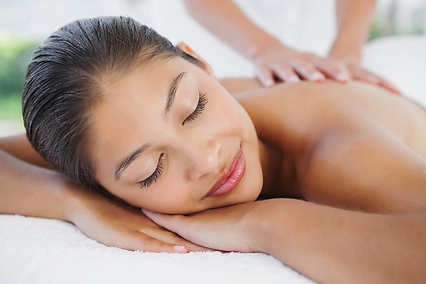 포토 JPG 해외이미지 라이프스타일 손 여자 행복 엎드리기 휴식 갈색머리 실내 한명 미소 상반신 20대 성인 신체부위 스파 마사지 마사지사 성인여자한명만 해외202105 해외포토 직업 1 헤어스타일 감정 컨셉 모션 표정 사람 청년 내부 생활 여자한명만 성인여자만 파일형식