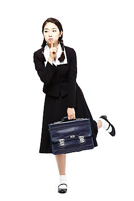 포토 JPG 스튜디오촬영 전신 학생 라이프스타일 응시 여학생 여자 교복 포즈 가방 모션 청소년 양갈래머리 여고생 고등학생 책가방 땋은머리 실내 한명 서기 들기 누끼 사람 동양인 손짓 앞모습 10대 청춘 스쿨라이프 한국인 추억 비밀 복고 등교 하교 학창시절 쉿 여자만 여자한명만 십대만 십대여자만 십대여자한명만 국내포토 1 헤어스타일 시선 잡화 옷 뷰포인트 컨셉 학교 인종 내부 생활 등하교 조용 파일형식