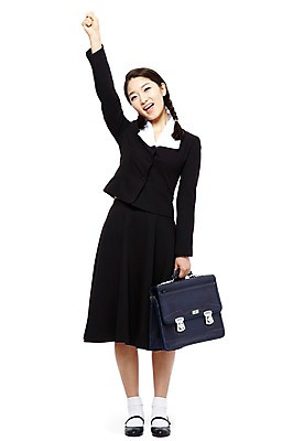 포토 JPG 스튜디오촬영 전신 학생 라이프스타일 여학생 여자 교복 포즈 가방 모션 청소년 양갈래머리 여고생 고등학생 책가방 땋은머리 실내 한명 서기 미소 웃음 들기 누끼 사람 동양인 손짓 앞모습 10대 청춘 스쿨라이프 손들기 주먹 한국인 추억 복고 등교 하교 학창시절 여자만 여자한명만 십대만 십대여자만 십대여자한명만 국내포토 1 헤어스타일 잡화 옷 뷰포인트 컨셉 학교 표정 인종 내부 생활 등하교 파일형식