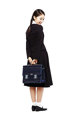 포토 JPG 스튜디오촬영 전신 학생 라이프스타일 여학생 여자 교복 가방 청소년 양갈래머리 여고생 고등학생 책가방 땋은머리 실내 한명 서기 미소 웃음 들기 누끼 사람 동양인 옆모습 10대 청춘 스쿨라이프 한국인 추억 복고 등교 하교 학창시절 여자만 여자한명만 십대만 십대여자만 십대여자한명만 국내포토 1 헤어스타일 잡화 옷 뷰포인트 컨셉 학교 모션 표정 인종 내부 생활 등하교 파일형식
