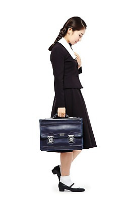 포토 JPG 스튜디오촬영 전신 학생 라이프스타일 여학생 여자 교복 가방 청소년 양갈래머리 여고생 고등학생 책가방 땋은머리 실내 한명 서기 들기 누끼 사람 동양인 옆모습 10대 청춘 스쿨라이프 한국인 추억 복고 등교 하교 학창시절 여자만 여자한명만 십대만 십대여자만 십대여자한명만 국내포토 1 헤어스타일 잡화 옷 뷰포인트 컨셉 학교 모션 인종 내부 생활 등하교 파일형식