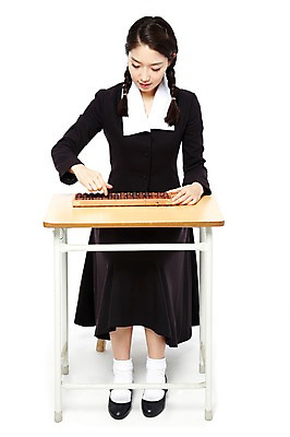 포토 JPG 스튜디오촬영 전신 학생 라이프스타일 여학생 여자 교육 교복 청소년 양갈래머리 여고생 고등학생 수업 땋은머리 실내 한명 누끼 사람 동양인 앞모습 10대 청춘 스쿨라이프 한국인 주판 수학 계산 추억 책상 복고 학창시절 수학교육 산수시간 주산 여자만 여자한명만 십대만 십대여자만 십대여자한명만 국내포토 1 헤어스타일 옷 뷰포인트 가구 컨셉 교과목 학교 인종 내부 생활 계산기 파일형식