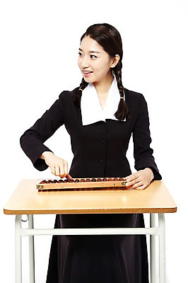 포토 JPG 스튜디오촬영 학생 라이프스타일 응시 여학생 여자 교육 교복 청소년 양갈래머리 여고생 고등학생 수업 땋은머리 실내 한명 웃음 누끼 사람 동양인 앞모습 10대 청춘 스쿨라이프 한국인 주판 수학 계산 추억 책상 복고 학창시절 수학교육 산수시간 주산 여자만 여자한명만 십대만 십대여자만 십대여자한명만 국내포토 1 헤어스타일 시선 옷 뷰포인트 가구 컨셉 교과목 학교 표정 인종 내부 생활 계산기 파일형식