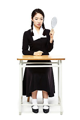 포토 JPG 스튜디오촬영 전신 학생 라이프스타일 여학생 여자 교복 청소년 양갈래머리 여고생 고등학생 땋은머리 실내 한명 들기 누끼 사람 앉기 동양인 앞모습 10대 청춘 뷰티 스쿨라이프 거울 한국인 찡그림 추억 책상 고민 피부관리 복고 손거울 학창시절 사춘기 피부트러블 여자만 여자한명만 십대만 십대여자만 십대여자한명만 국내포토 1 헤어스타일 옷 감정 뷰포인트 가구 컨셉 학교 모션 표정 인종 내부 생활 피부질환 파일형식