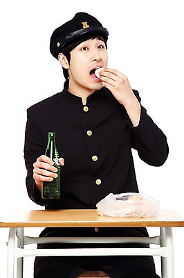 포토 JPG 스튜디오촬영 모자 학생 라이프스타일 남자 교복 음료 음식 남학생 의자 청소년 고등학생 디저트 실내 한명 들기 누끼 사람 앉기 동양인 앞모습 10대 청춘 스쿨라이프 계란 한국인 추억 병 먹기 책상 복고 학창시절 군것질 삶은계란 사이다 남자만 남자한명만 십대만 십대남자만 십대남자한명만 국내포토 1 식기 잡화 옷 뷰포인트 가구 컨셉 학교 모션 인종 내부 생활 알 계란요리 파일형식