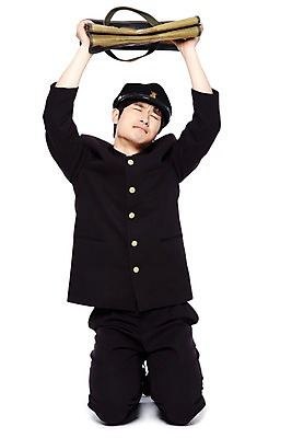 포토 JPG 스튜디오촬영 전신 모자 학생 라이프스타일 교육 남자 교복 남학생 가방 청소년 고등학생 책가방 실내 피곤 한명 들기 누끼 사람 앉기 동양인 앞모습 10대 청춘 스쿨라이프 손들기 눈감음 한국인 찡그림 추억 무릎꿇기 체벌 꾸지람 복고 학창시절 머리위 벌서기 말썽 남자만 남자한명만 십대만 십대남자만 십대남자한명만 국내포토 1 잡화 옷 뷰포인트 컨셉 학교 모션 표정 인종 내부 생활 파일형식