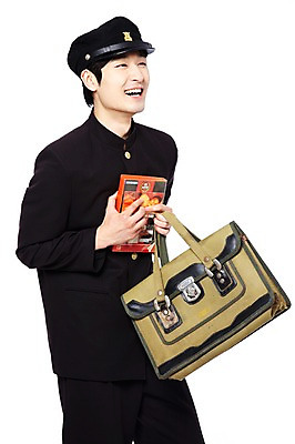 포토 JPG 스튜디오촬영 모자 학생 라이프스타일 남자 교복 가방 청소년 고등학생 책가방 실내 한명 서기 미소 웃음 들기 누끼 사람 동양인 10대 청춘 스쿨라이프 기쁨 한국인 추억 즐거움 호기심 복고 학창시절 비디오 비디오테이프 사춘기 성교육 성인비디오 남자만 남자한명만 십대만 십대남자만 십대남자한명만 국내포토 1 잡화 옷 교육 감정 컨셉 학교 모션 표정 인종 내부 생활 파일형식