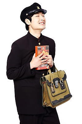 포토 JPG 스튜디오촬영 모자 학생 라이프스타일 남자 교복 가방 청소년 고등학생 책가방 실내 한명 서기 미소 웃음 들기 누끼 사람 동양인 10대 청춘 스쿨라이프 눈감음 기쁨 한국인 추억 즐거움 호기심 복고 학창시절 비디오 비디오테이프 사춘기 성교육 성인비디오 남자만 남자한명만 십대만 십대남자만 십대남자한명만 국내포토 1 잡화 옷 교육 감정 컨셉 학교 모션 표정 인종 내부 생활 파일형식