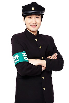 포토 JPG 스튜디오촬영 모자 학생 라이프스타일 교육 남자 교복 남학생 청소년 고등학생 실내 한명 미소 웃음 누끼 사람 동양인 상반신 앞모습 10대 청춘 스쿨라이프 팔짱 한국인 추억 이름표 복고 학창시절 반장 완장 우등생 남자만 남자한명만 십대만 십대남자만 십대남자한명만 국내포토 1 잡화 옷 뷰포인트 컨셉 학교 모션 표정 인종 내부 생활 파일형식