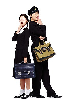 포토 JPG 스튜디오촬영 전신 모자 학생 라이프스타일 여학생 여자 남자 교복 남학생 포즈 가방 모션 청소년 양갈래머리 여고생 고등학생 책가방 땋은머리 실내 서기 미소 웃음 들기 누끼 사람 동양인 두명 옆모습 10대 친구 청춘 스쿨라이프 우정 한국인 등맞대기 추억 복고 등교 하교 학창시절 이성교제 십대만 국내포토 헤어스타일 잡화 옷 뷰포인트 컨셉 학교 관계 표정 인종 내부 생활 등하교 파일형식