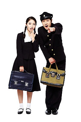 포토 JPG 스튜디오촬영 전신 모자 학생 라이프스타일 여학생 여자 남자 교복 남학생 포즈 가방 모션 청소년 양갈래머리 여고생 고등학생 책가방 땋은머리 실내 서기 들기 누끼 사람 동양인 손짓 두명 앞모습 10대 친구 청춘 스쿨라이프 놀람 우정 한국인 가리킴 추억 고민 복고 등교 하교 학창시절 이성교제 십대만 국내포토 헤어스타일 잡화 옷 감정 뷰포인트 컨셉 학교 관계 표정 인종 내부 생활 등하교 파일형식