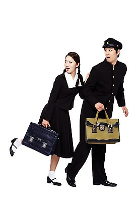 포토 JPG 스튜디오촬영 전신 모자 학생 라이프스타일 응시 여학생 여자 남자 교복 남학생 포즈 가방 모션 청소년 양갈래머리 여고생 고등학생 책가방 땋은머리 실내 서기 들기 누끼 사람 동양인 두명 10대 친구 청춘 스쿨라이프 놀람 우정 한국인 추억 복고 등교 하교 학창시절 이성교제 십대만 국내포토 헤어스타일 시선 잡화 옷 감정 컨셉 학교 관계 표정 인종 내부 생활 등하교 파일형식