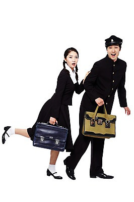 포토 JPG 스튜디오촬영 전신 모자 학생 라이프스타일 여학생 여자 남자 교복 남학생 포즈 가방 모션 청소년 양갈래머리 여고생 고등학생 책가방 땋은머리 실내 서기 들기 누끼 사람 동양인 두명 10대 친구 청춘 스쿨라이프 놀람 우정 한국인 추억 복고 등교 하교 학창시절 이성교제 십대만 국내포토 헤어스타일 잡화 옷 감정 컨셉 학교 관계 표정 인종 내부 생활 등하교 파일형식