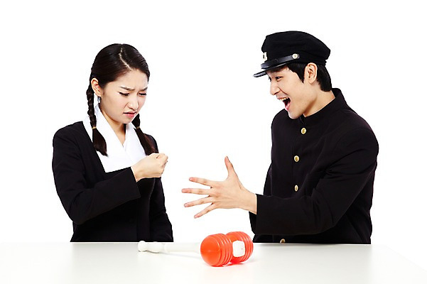 포토 JPG 스튜디오촬영 모자 학생 라이프스타일 여학생 여자 남자 교복 남학생 포즈 장난 모션 청소년 놀이 양갈래머리 여고생 고등학생 땋은머리 실내 미소 웃음 누끼 사람 동양인 경기 상반신 두명 옆모습 10대 친구 청춘 장난감 스쿨라이프 놀이용품 마주보기 한국인 게임 우승 추억 가위바위보 복고 학창시절 패배 뿅망치 승패 십대만 국내포토 헤어스타일 잡화 옷 스포츠 뷰포인트 컨셉 학교 관계 표정 인종 내부 생활 최고 오브젝트 파일형식