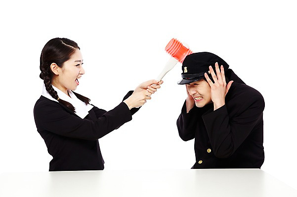 포토 JPG 스튜디오촬영 모자 학생 라이프스타일 여학생 여자 남자 교복 남학생 포즈 장난 모션 청소년 놀이 양갈래머리 여고생 고등학생 땋은머리 실내 미소 웃음 들기 누끼 사람 동양인 경기 상반신 두명 옆모습 10대 친구 청춘 장난감 스쿨라이프 놀이용품 마주보기 고통 한국인 게임 펀치 찡그림 추억 복고 학창시절 뿅망치 십대만 국내포토 헤어스타일 잡화 옷 감정 스포츠 뷰포인트 컨셉 학교 관계 표정 인종 내부 생활 오브젝트 파일형식