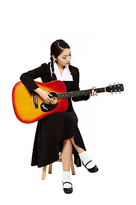 포토 JPG 스튜디오촬영 전신 학생 라이프스타일 여학생 여자 교복 악기 연주 의자 청소년 양갈래머리 여고생 고등학생 현악기 땋은머리 실내 한명 누끼 사람 앉기 동양인 취미 앞모습 10대 청춘 스쿨라이프 한국인 다리꼬기 기타 추억 통기타 복고 학창시절 여자만 여자한명만 십대만 십대여자만 십대여자한명만 국내포토 1 헤어스타일 옷 음악 뷰포인트 가구 컨셉 학교 모션 인종 내부 생활 파일형식
