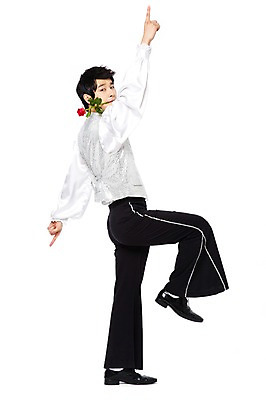 포토 JPG 스튜디오촬영 전신 식물 라이프스타일 옷 패션 남자 꽃 포즈 모션 실내 한명 서기 누끼 사람 동양인 손짓 20대 성인 옆모습 청춘 장미 손들기 댄서 한국인 가리킴 춤 추억 물기 복고 디스코 열정 복고댄스 무대의상 나팔바지 다리들기 남자만 남자한명만 성인남자만 청년만 청년남자만 청년남자한명만 성인한명만 성인남자한명만 성인만 국내포토 직업 1 감정 음악 뷰포인트 컨셉 바지 문화예술 인종 청년 내부 생활 파일형식