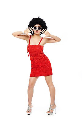 포토 JPG 스튜디오촬영 전신 라이프스타일 옷 원피스 여자 패션 포즈 팔찌 모션 실내 한명 서기 누끼 사람 동양인 손짓 20대 성인 앞모습 청춘 치마 선글라스 민소매 귀걸이 댄서 한국인 춤 파마 추억 하이힐 가발 복고 디스코 열정 복고댄스 무대의상 여자만 여자한명만 성인여자만 청년만 청년여자만 성인한명만 청년여자한명만 성인여자한명만 성인만 국내포토 직업 1 헤어스타일 감정 안경 음악 구두 뷰포인트 컨셉 상의 장신구 하의 문화예술 인종 청년 내부 생활 여성화 파일형식