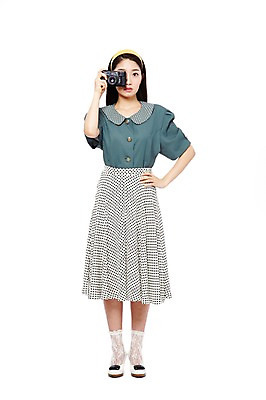 포토 JPG 스튜디오촬영 전신 라이프스타일 여자 허리손 포즈 실내 한명 서기 들기 누끼 사람 동양인 20대 성인 앞모습 전자제품 청춘 치마 카메라 사진촬영 촬영 한국인 머리띠 비교 변화 추억 복고 아날로그 영상기기 필름카메라 현재 여자만 여자한명만 성인여자만 청년만 청년여자만 성인한명만 청년여자한명만 성인여자한명만 성인만 국내포토 1 뷰포인트 컨셉 장신구 모션 하의 인종 청년 내부 생활 파일형식