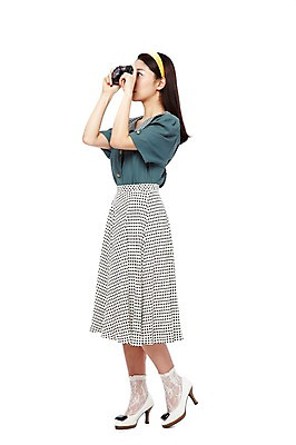 포토 JPG 스튜디오촬영 전신 라이프스타일 여자 포즈 실내 한명 서기 들기 누끼 사람 동양인 20대 성인 옆모습 전자제품 청춘 치마 카메라 사진촬영 촬영 한국인 머리띠 비교 변화 추억 복고 아날로그 영상기기 필름카메라 현재 여자만 여자한명만 성인여자만 청년만 청년여자만 성인한명만 청년여자한명만 성인여자한명만 성인만 국내포토 1 뷰포인트 컨셉 장신구 모션 하의 인종 청년 내부 생활 파일형식