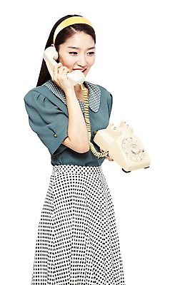 포토 JPG 스튜디오촬영 라이프스타일 여자 통신 실내 대화 한명 서기 웃음 들기 누끼 사람 동양인 20대 성인 전자제품 청춘 치마 통신기기 한국인 머리띠 비교 변화 추억 전화기 유선전화기 수화기 복고 아날로그 통화 현재 여자만 여자한명만 성인여자만 청년만 청년여자만 성인한명만 청년여자한명만 성인여자한명만 성인만 국내포토 1 컨셉 장신구 모션 하의 표정 말하기 인종 청년 내부 생활 기계 파일형식