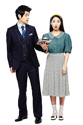 포토 JPG 스튜디오촬영 전신 라이프스타일 여자 남자 산업 비즈니스 정보통신 기술 실내 정보기술 서기 들기 사람 정장 20대 성인 두명 앞모습 비즈니스라이프 전자제품 컴퓨터 청춘 치마 태블릿 디지털 놀람 통신기기 한국인 과학기술 업무 직장인 비즈니스맨 비교 작업실 발전 변화 추억 휴대용 복고 아날로그 보여주기 디지털산업 기계화 부러움 산업발전 현재 청년만 성인만 세련 국내포토 직업 옷 감정 뷰포인트 컨셉 통신 모션 하의 표정 동양인 청년 내부 생활 스마트기기 기계 정보 작업 오브젝트 파일형식