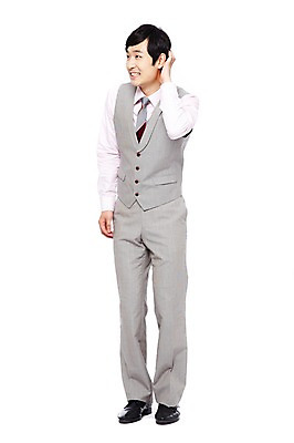 포토 JPG 스튜디오촬영 전신 직업 응시 남자 포즈 비즈니스 모션 영업 실내 한명 서기 미소 웃음 누끼 사람 동양인 정장 손짓 20대 성인 앞모습 비즈니스라이프 거래 한국인 업무 직장인 비즈니스맨 작업실 복고 열정 사회생활 쑥스러운 남자만 남자한명만 성인남자만 청년만 청년남자만 청년남자한명만 성인한명만 성인남자한명만 성인만 국내포토 1 라이프스타일 시선 옷 감정 뷰포인트 표정 인종 청년 내부 작업 파일형식