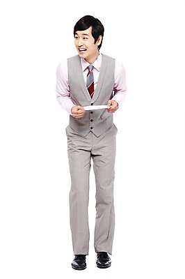 포토 JPG 스튜디오촬영 전신 직업 응시 남자 포즈 비즈니스 모션 봉투 영업 실내 한명 서기 미소 웃음 들기 누끼 사람 동양인 정장 20대 성인 앞모습 비즈니스라이프 거래 한국인 예절 업무 직장인 비즈니스맨 작업실 복고 열정 사회생활 뇌물 아부 돈거래 돈봉투 불법 청탁 남자만 남자한명만 성인남자만 청년만 청년남자만 청년남자한명만 성인한명만 성인남자한명만 성인만 국내포토 1 라이프스타일 시선 옷 감정 뷰포인트 표정 인종 청년 내부 작업 범죄 파일형식