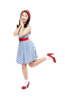 포토 JPG 스튜디오촬영 전신 긴머리 옷 원피스 여자 패션 포즈 모션 실내 한명 서기 미소 웃음 누끼 사람 동양인 손짓 20대 성인 앞모습 청춘 치마 민소매 유행 물방울무늬 한국인 벨트 머리띠 추억 하이힐 즐거움 복고 다리들기 여자만 여자한명만 성인여자만 청년만 청년여자만 성인한명만 청년여자한명만 성인여자한명만 성인만 국내포토 1 헤어스타일 잡화 감정 구두 뷰포인트 컨셉 상의 무늬 장신구 하의 표정 인종 청년 내부 여성화 파일형식