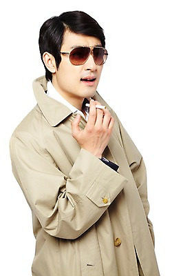 포토 JPG 스튜디오촬영 옷 패션 남자 포즈 모션 흡연 담배 실내 표정 한명 서기 들기 누끼 사람 동양인 정장 상반신 20대 성인 옆모습 청춘 선글라스 유행 외투 한국인 코트 트렌치코트 추억 복고 기호식품 바바리맨 남자만 남자한명만 성인남자만 청년만 청년남자만 청년남자한명만 성인한명만 성인남자한명만 성인만 국내포토 1 안경 음식 뷰포인트 컨셉 상의 인종 청년 내부 범죄자 파일형식