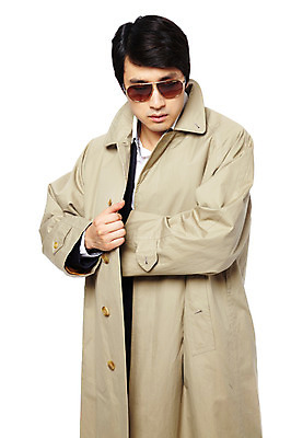 포토 JPG 스튜디오촬영 옷 패션 남자 포즈 모션 실내 한명 서기 누끼 사람 동양인 정장 20대 성인 앞모습 청춘 선글라스 유행 외투 한국인 코트 트렌치코트 추억 복고 바바리맨 남자만 남자한명만 성인남자만 청년만 청년남자만 청년남자한명만 성인한명만 성인남자한명만 성인만 내려보기 국내포토 1 안경 뷰포인트 컨셉 상의 인종 청년 내부 범죄자 파일형식