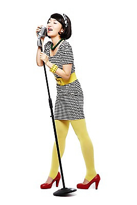 포토 JPG 스튜디오촬영 전신 라이프스타일 옷 원피스 여자 패션 음악 음향기기 포즈 목걸이 노래 팔찌 모션 실내 한명 서기 누끼 사람 동양인 20대 성인 옆모습 청춘 치마 유행 눈감음 한국인 가수 벨트 춤 머리띠 단발머리 추억 하이힐 스탠드마이크 마이크 복고 디스코 복고댄스 레깅스 여자만 여자한명만 성인여자만 청년만 청년여자만 성인한명만 청년여자한명만 성인여자한명만 성인만 국내포토 1 헤어스타일 잡화 구두 뷰포인트 컨셉 장신구 하의 문화예술 인종 청년 내부 생활 전자제품 음악가 여성화 파일형식