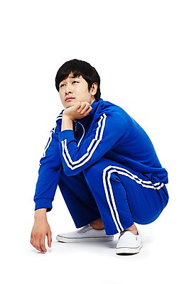 포토 JPG 스튜디오촬영 전신 라이프스타일 응시 남자 포즈 모션 실내 표정 한명 누끼 사람 앉기 동양인 20대 청년 성인 옆모습 운동복 청춘 턱괴기 한국인 올려보기 가난 실업자 지루함 복고 청년실업 웅크림 게으름 남자만 남자한명만 성인남자만 청년만 청년남자만 청년남자한명만 성인한명만 성인남자한명만 성인만 국내포토 1 시선 옷 감정 뷰포인트 컨셉 인종 내부 생활 실업 사회이슈 파일형식