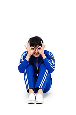 포토 JPG 스튜디오촬영 전신 라이프스타일 남자 포즈 장난 모션 놀이 실내 한명 미소 웃음 누끼 사람 앉기 동양인 손짓 20대 청년 성인 앞모습 운동복 청춘 한국인 유머 가난 실업자 실업 복고 청년실업 코믹 게으름 남자만 남자한명만 성인남자만 청년만 청년남자만 청년남자한명만 성인한명만 성인남자한명만 성인만 국내포토 1 옷 감정 뷰포인트 컨셉 비즈니스 표정 인종 내부 생활 사회이슈 파일형식
