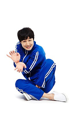 포토 JPG 스튜디오촬영 전신 라이프스타일 남자 포즈 모션 실내 한명 미소 웃음 누끼 사람 앉기 동양인 손짓 20대 청년 성인 앞모습 운동복 청춘 한국인 무도 가난 실업자 실업 복고 청년실업 게으름 남자만 남자한명만 성인남자만 청년만 청년남자만 청년남자한명만 성인한명만 성인남자한명만 성인만 국내포토 1 옷 스포츠 뷰포인트 컨셉 비즈니스 표정 인종 내부 생활 사회이슈 파일형식