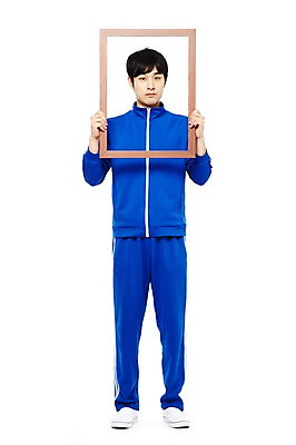 포토 JPG 스튜디오촬영 전신 라이프스타일 남자 포즈 모션 프레임 실내 액자틀 한명 서기 들기 누끼 사람 동양인 20대 청년 성인 앞모습 운동복 청춘 한국인 가난 앨범 실업자 실업 복고 청년실업 사진틀 게으름 남자만 남자한명만 성인남자만 청년만 청년남자만 청년남자한명만 성인한명만 성인남자한명만 성인만 국내포토 1 옷 뷰포인트 액자 컨셉 비즈니스 틀 인종 내부 생활 사회이슈 파일형식