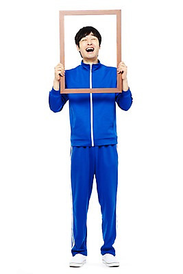 포토 JPG 스튜디오촬영 전신 라이프스타일 남자 포즈 모션 프레임 실내 표정 액자틀 한명 서기 미소 웃음 들기 누끼 사람 동양인 20대 청년 성인 앞모습 운동복 청춘 눈감음 한국인 유머 가난 앨범 실업자 실업 복고 청년실업 코믹 사진틀 게으름 남자만 남자한명만 성인남자만 청년만 청년남자만 청년남자한명만 성인한명만 성인남자한명만 성인만 국내포토 1 옷 감정 뷰포인트 액자 컨셉 비즈니스 틀 인종 내부 생활 사회이슈 파일형식